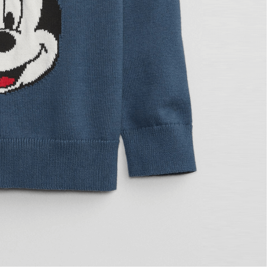 GAP_Disney100_DT_Prod1_06