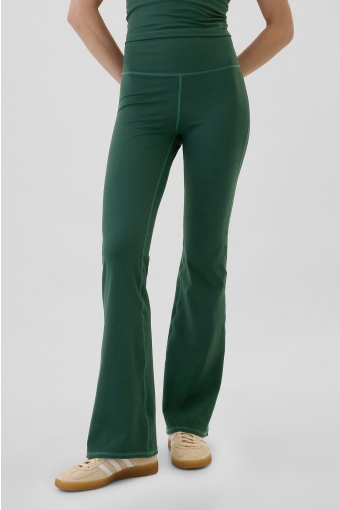 GAP_LeggingsGuide_Carousel04